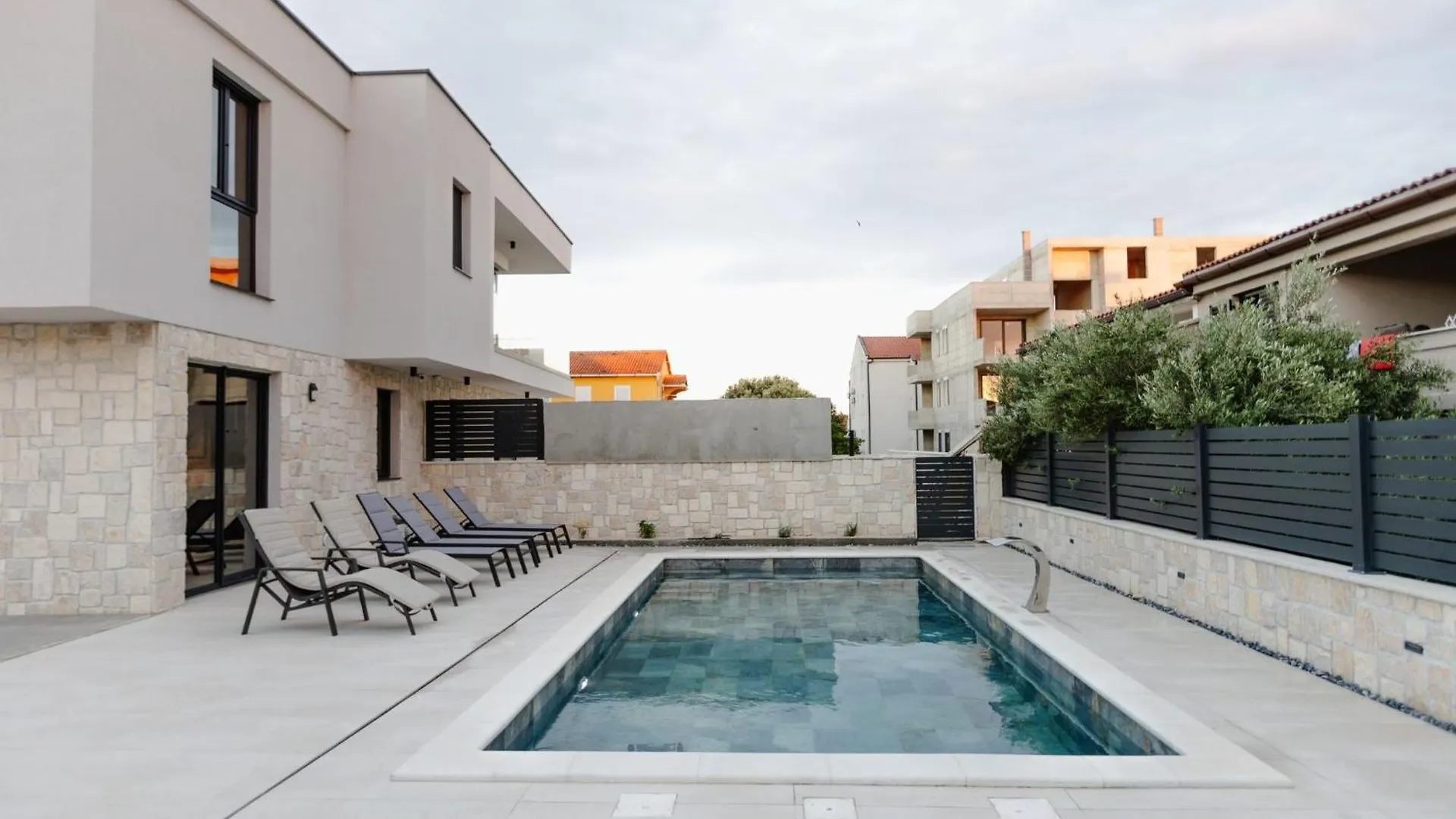 Luxury Villa Pam - Private Villa With A Heated Pool And A Summer Terace With 4 Bedrooms - 230 M2 New!! Mandre